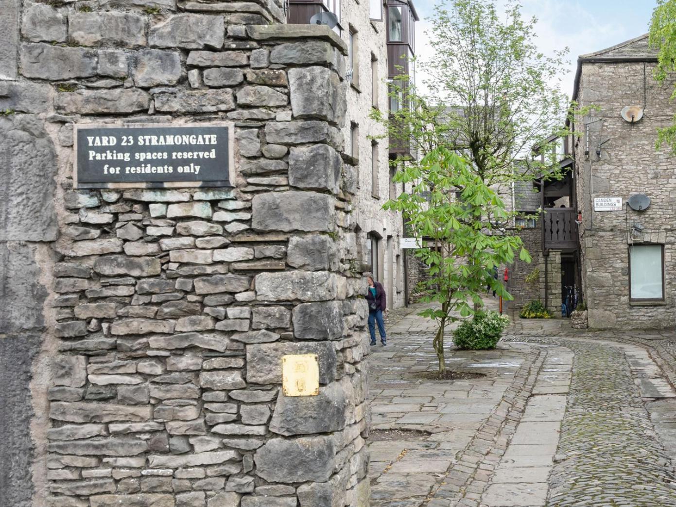 9 Camden Building Kendal Exterior foto