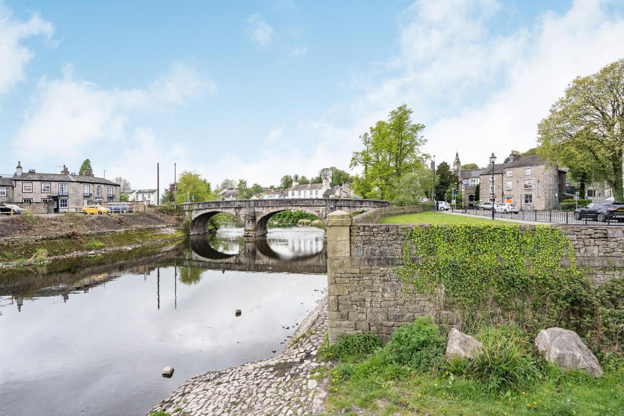 9 Camden Building Kendal Exterior foto